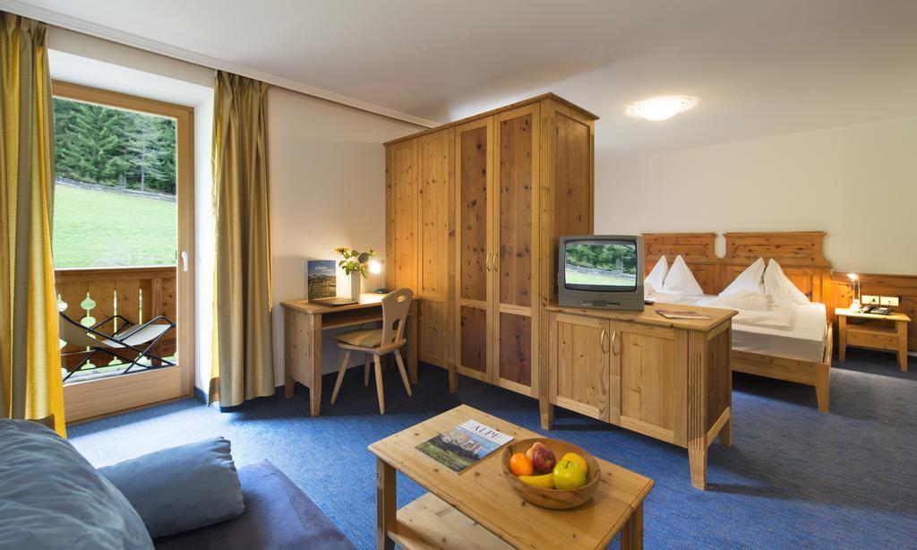 Dolomitenhotel Weisslahnbad Tires Chambre photo